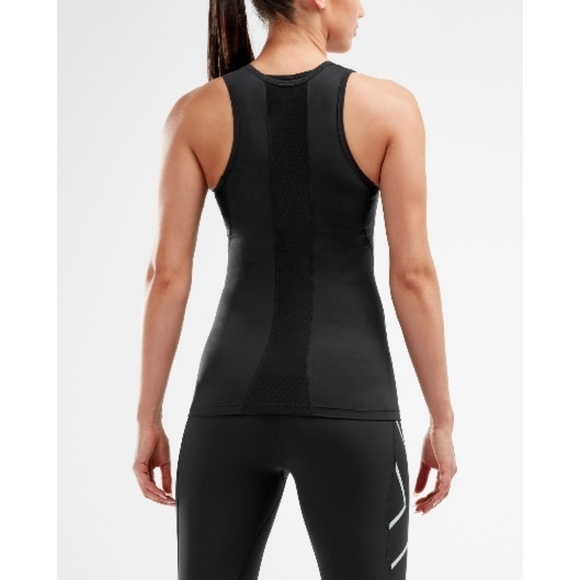 💕2XU💕 Compression Tank Top Black Medium NWT - Picture 3 of 8